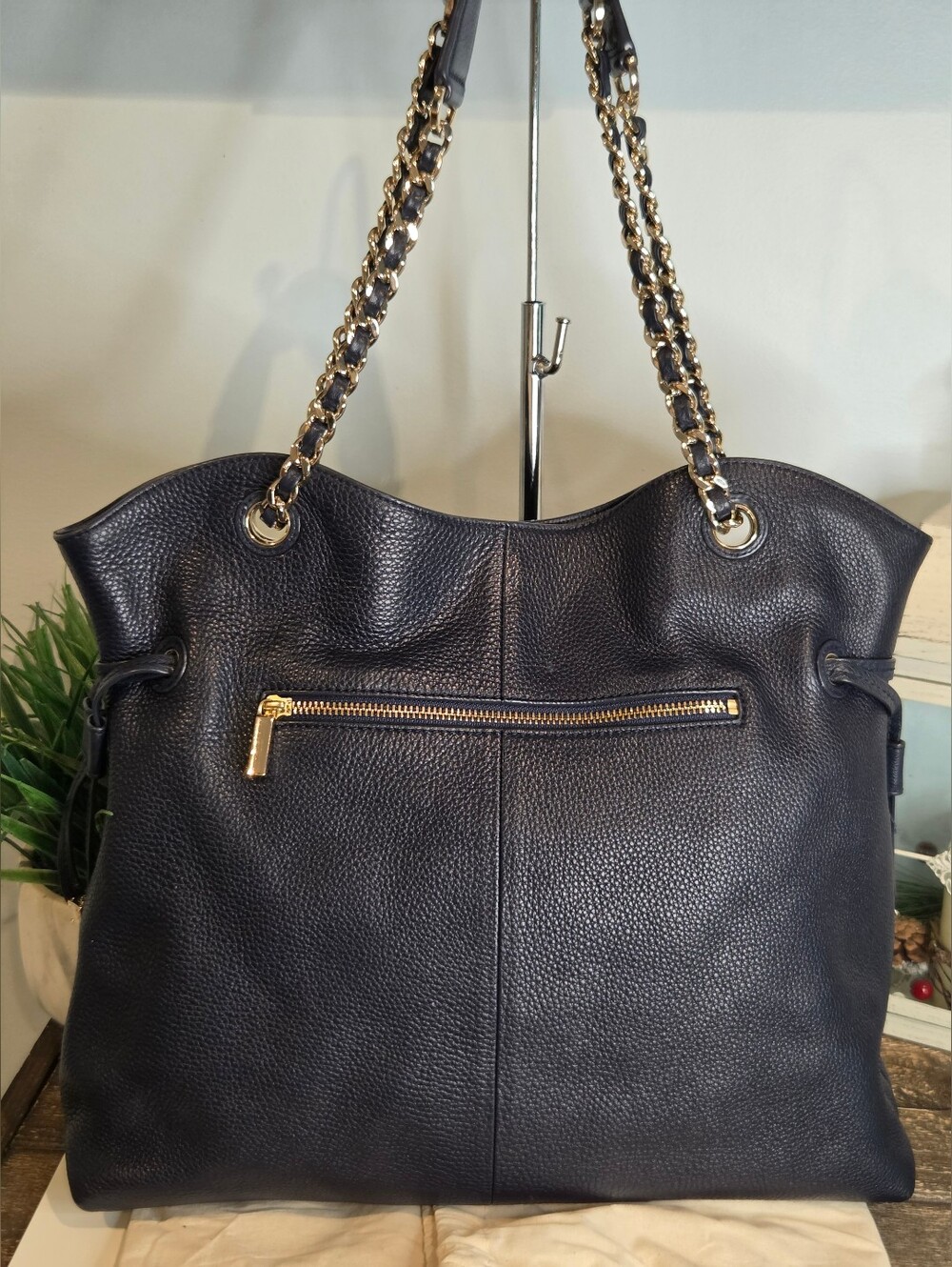 Tory Burch Navy Pebbled Leather Chain-Handle Tote with Wallet & Dustbag. - Picture 2 of 16